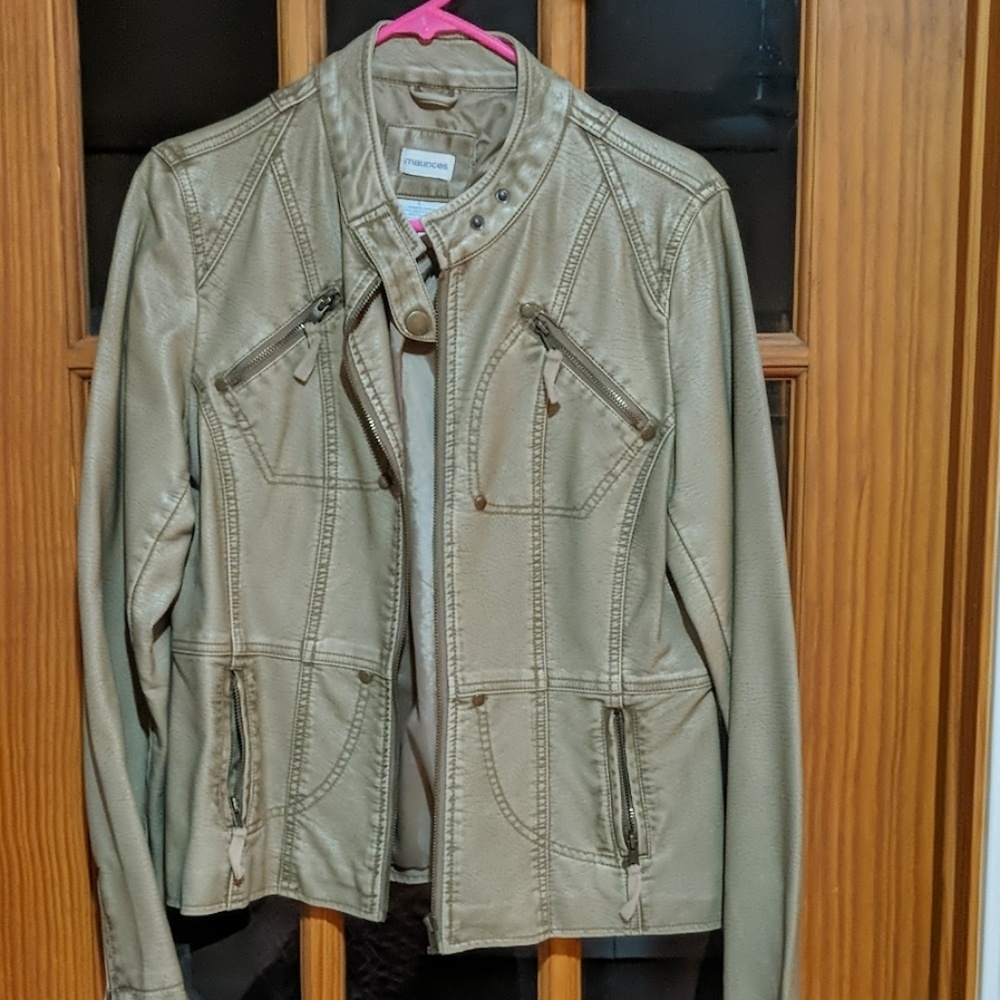 jacket - Picture 1 of 6